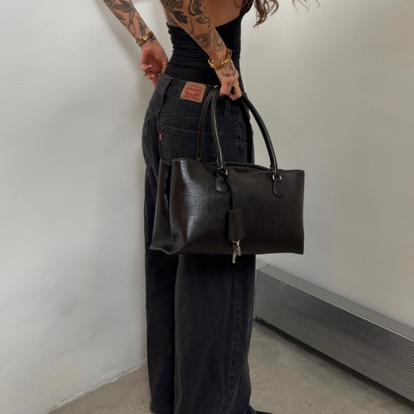 Osoi Brot Shell Mock Croc Bag - Picture 9 of 11